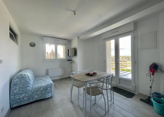 Bellavista By Melrose Apartment *